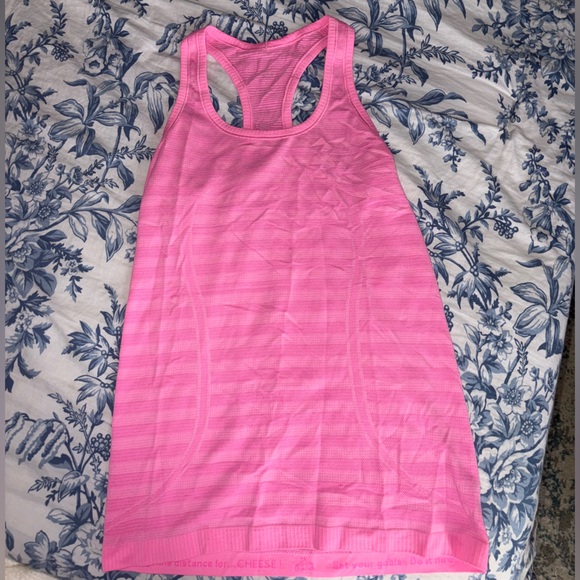 LULULEMON : Pink striped Swiftly Tank - Picture 2 of 2